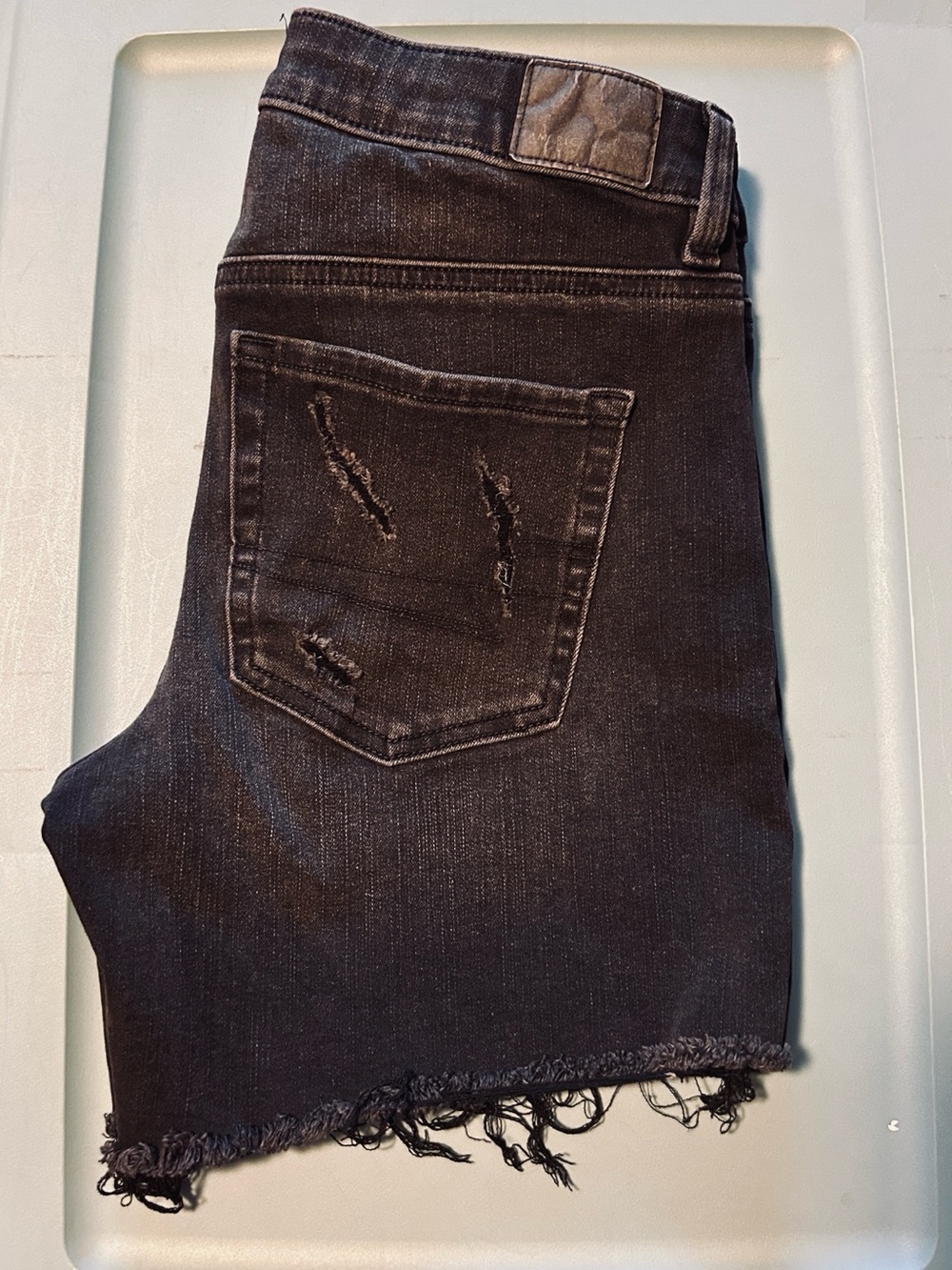 AEO Black Distressed Denim Shorts - Picture 3 of 9